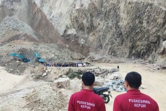 Tambang Galian C di Gunung Kuda, Kabupaten Cirebon, mengalami longsor pada Jumat (30/5/2025). 6 orang tewas, 5 luka, 2 lainnya hilang.