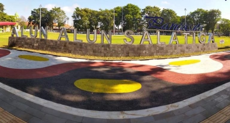Alun-alun Pancasila Kota Salatiga.