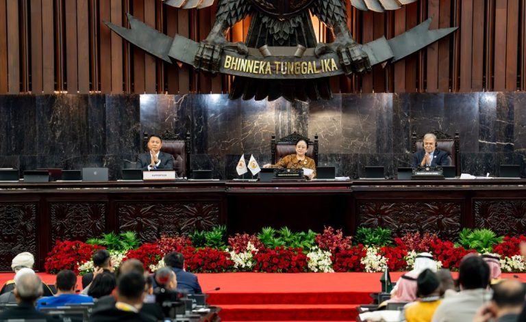 Ketua DPR RI Puan Maharani ingin agar Israel diisolasi oleh dunia internasional, khususnya oleh negara-negara anggota Organisasi Kerjasama Islam (OKI).