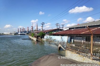 Kondisi tanggul laut di Pos 1 Pelabuhan Tanjung Emas Semarang yang jebol.