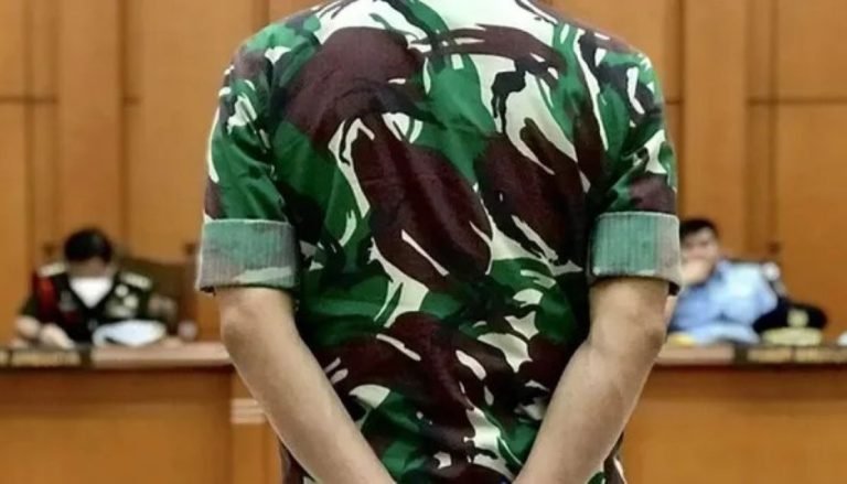 Ilustrasi oknum TNI nakal menghadapi persidangan militer.