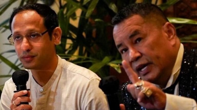Eks-Mendikbudristek Nadiem Makarim dan kuasa hukumnya, Hotman Paris Hutapea.