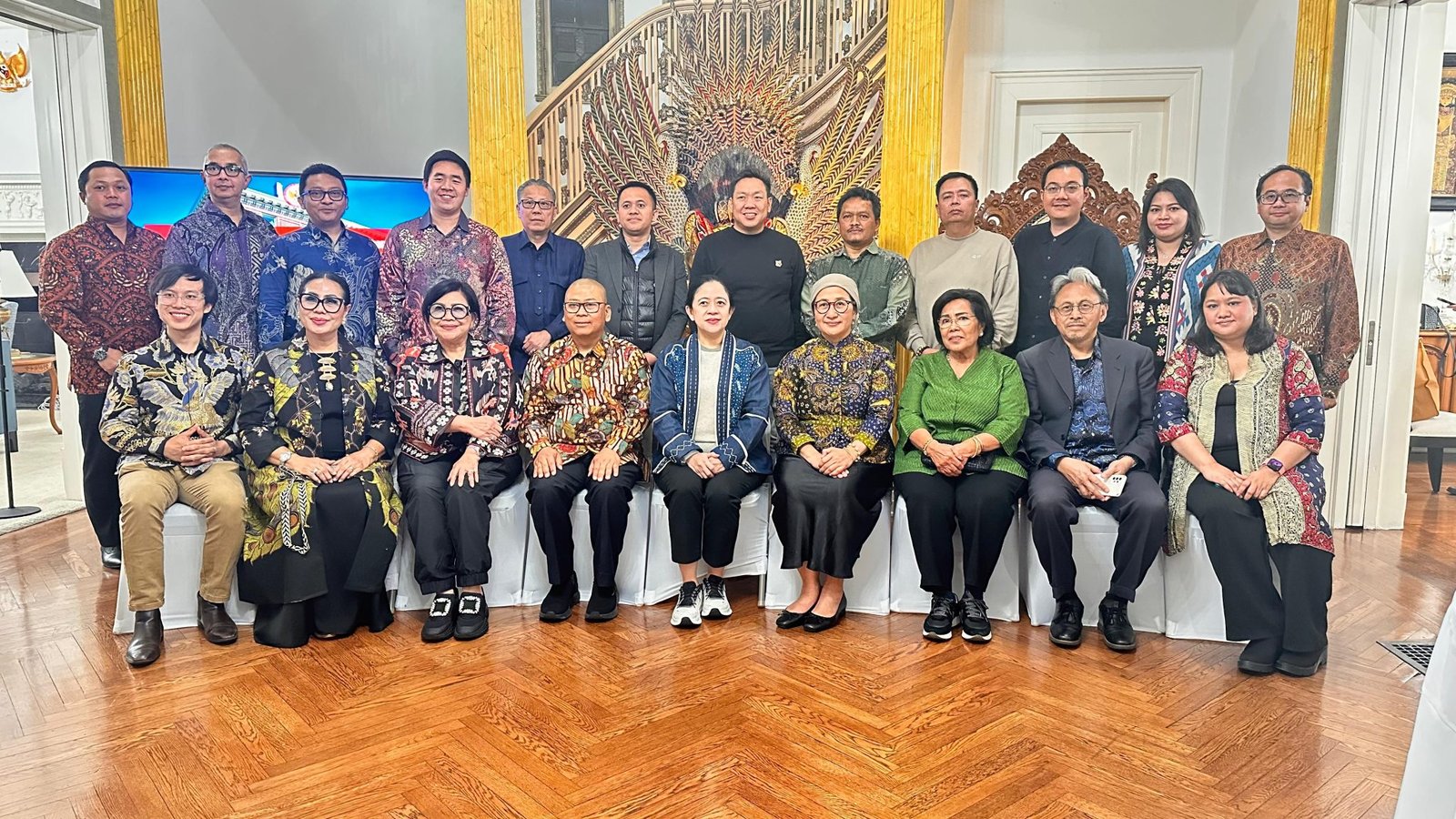 Ketua DPR RI Puan Maharani berfoto bersama para diaspora di Amerika Serikat. Foto: dok DPR RI