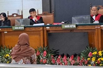 Mahasiswa PPDS Anestesi Undip angkaran 69, Andriani menjadi saksi sidang bullying dan pemerasan, di PN Ssmarang, Rabu (1162025). (bai)