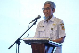 Sekda Jateng Sumarno saat memberi sambutan dalam acara di PO Hotel, Rabu (1162025). [Humas Pemprov Jateng]