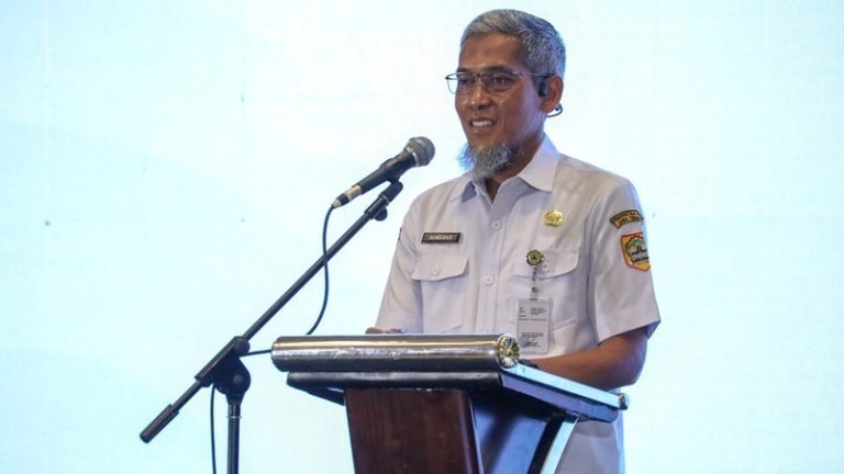 Sekda Jateng Sumarno saat memberi sambutan dalam acara di PO Hotel, Rabu (1162025). [Humas Pemprov Jateng]