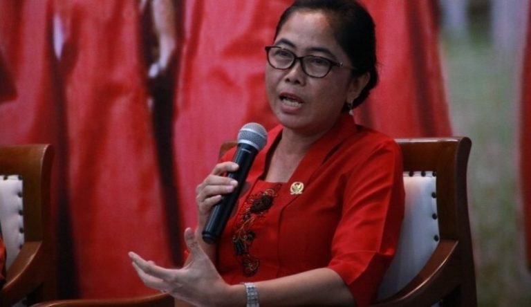 Wakil Ketua Komisi X DPR dari Fraksi PDIP MY Esti Wijayati