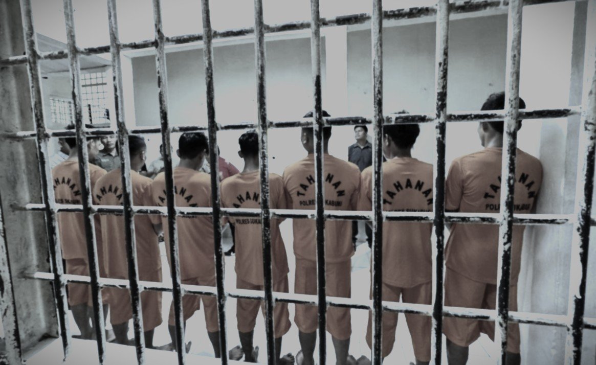 Ilustrasi penjahat pelaku tindak pidana atau kriminal, yang berada di dalam penjara.