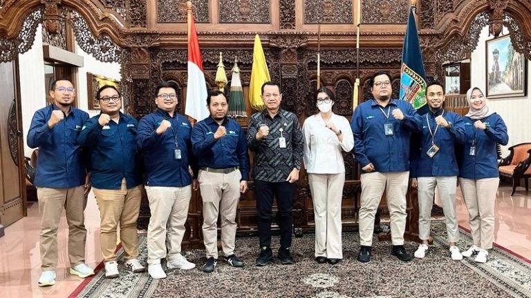 Audiensi Icon Plus dengan Pemerintah Kabupaten Kudus dihadiri Bupati Kudus, Sam'ani Intakoris; Wakil Bupati, Belinda Putri Sabrina; Manager PLN UP3 Kudus, Firman Sadikin; serta General Manager PLN Icon Plus SBU Regional Jawa Bagian Tengah, Arif Rohmatin.