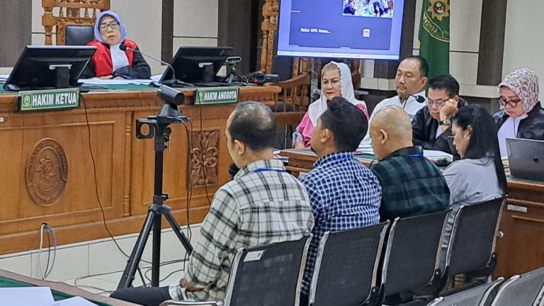 Empat saksi, termasuk pejabat Bapenda Binawan Febriarto diperiksa sebagai saksi sidang Mbak Ita di Pengadilan Tipikor Semarang, Rabu (972025). (bae)