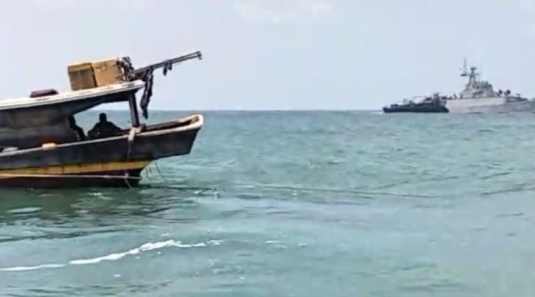 Ilustrasi kapal perang TNI AL tembaki perahu nelayan lokal di perairan Palembang, Sumatra Selatan (Sumsel).