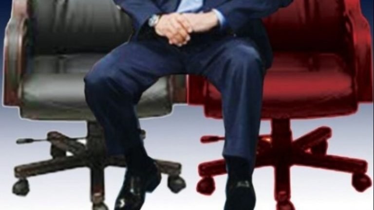 Ilustrasi rangkap jabatan.