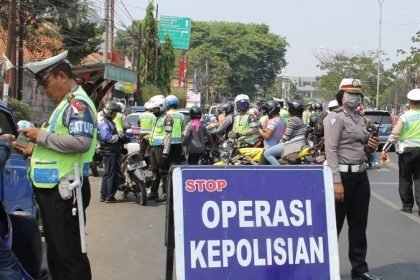 Ilustrasi razia kendaraan oleh kepolisian.