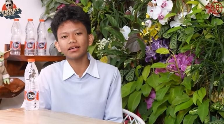 Mantan penyanyi cilik Farel Prayoga.