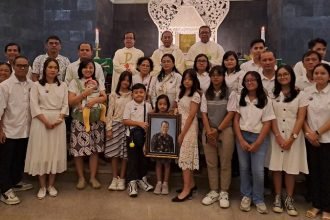 Misa 1000 hari arwah Iwan Budi. Keluarga menunggu penuntasan kasus pembunuhan keji diduga berlatar belakang kasus korups di Semarang