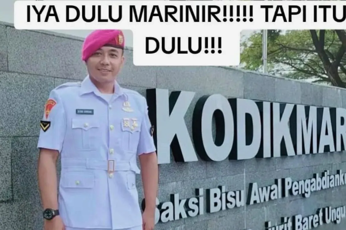 Tentara bayaran Rusia Satria Arta Kumbara saat memakai seragam lengkap TNI AL. (TikTok @zstorm689)