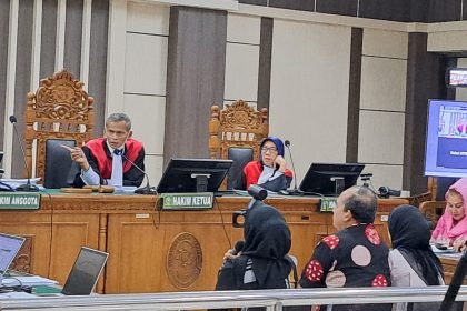 Tiga pejabat Bapenda Kota Semarang bersaksi di sidang korupsi Mbak ita di Pengadilan Tipikor Semarang, Senin (7/7/2025). (bae)