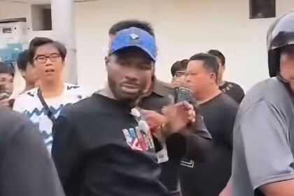 Polisi tangkap WNA yang ketahuan nyolong Hp di Kota Lama Semarang.