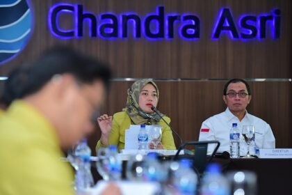 Wakil Ketua Komisi VII DPR RI Chusnunia Chalim saat memimpin kunjungan kerja spesifik di PT Chandra Asia Pasific. Dalam kesempatan ini, DPR menyoroti kondisi Indonesia yang sedang kekurangan garam industri. Foto: dok.