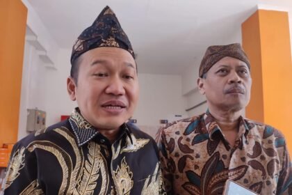 Wakil Rektor IV Universitas Diponegoro (Undip), Wijayanto, menjelaskan seputar pasukan buzzer dalam acara workhsop di kampusnya, Jumat (22/8/2025). *bae