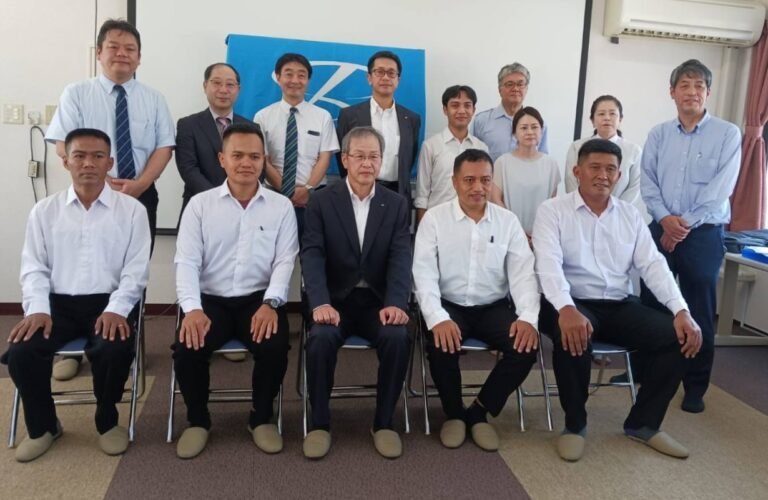 4 kandida driver bus profesional dari JIDS LPK Hiro-LPK Kamisora disambut langsung jajaran Direksi Osaka Bus Jepang.