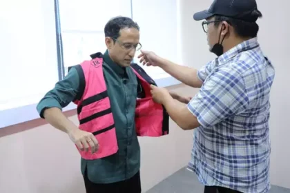 Kejaksaan Agung dalami kasus dugaan korupsi pengadaan Chromebook di Kemendikbudristek. Kasus ini menyeret mantan Mendikbud Nadiem dan pejabat lain, dengan kerugian negara mencapai Rp1,98 triliun. Foto: dok.