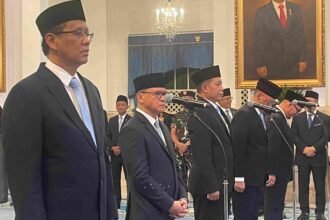 Presiden Prabowo Subianto melantik empat menteri dan satu wakil menteri baru di Kabinet Merah Putih, Senin (8/9/2025), termasuk pembentukan Kementerian Haji dan Umroh yang jadi sorotan publik. Nama-nama baru seperti Purbaya Yudhi Sadewa, Mukhtaruddin, hingga Dahnil Anzar Simanjuntak resmi masuk kabinet. Foto: dok.