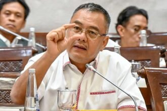 Anggota Komisi XI DPR RI Harris Turino dalam Rapat Dengar Pendapat dengan para Direktur Jenderal Kementerian Keuangan di Gedung DPR Senayan Jakarta, Kamis (11/9/2025)