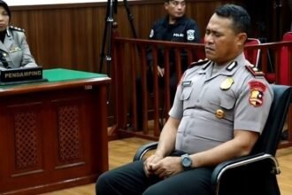 Komandan Batalyon Resimen IV Korps Brimob Kompol Cosmas K. Gae saat menjalani sidang etik di Ruang Sidang Gedung TNCC Mabes Polri Jakarta, Rabu (3/9/2025). Foto: dok.