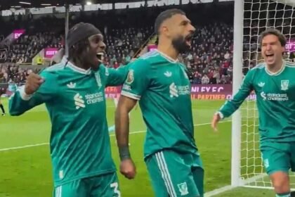 Mohamed Salah penyerang Liverpool merayakan gol semata wayangnya ke gawang Burnley. Hingga pekan ke-4 Premier League 2025-2026, The Red masih kokoh dipuncak klasemen dengan nilai sempurna.