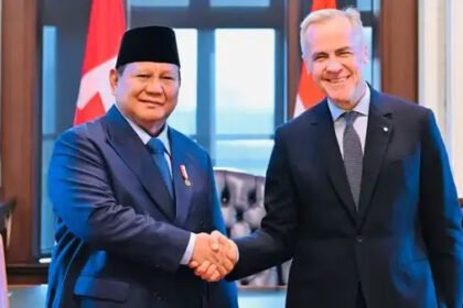 Presiden Prabowo Subianto bersalaman dengan PM Kanada Mark Carney usai pertemuan bilateral kedua negara di West Block Parliament Hill Ottawa Kanada, Rabu (24/9/2025). Foto: dok. Biro Pers Kepresidenan