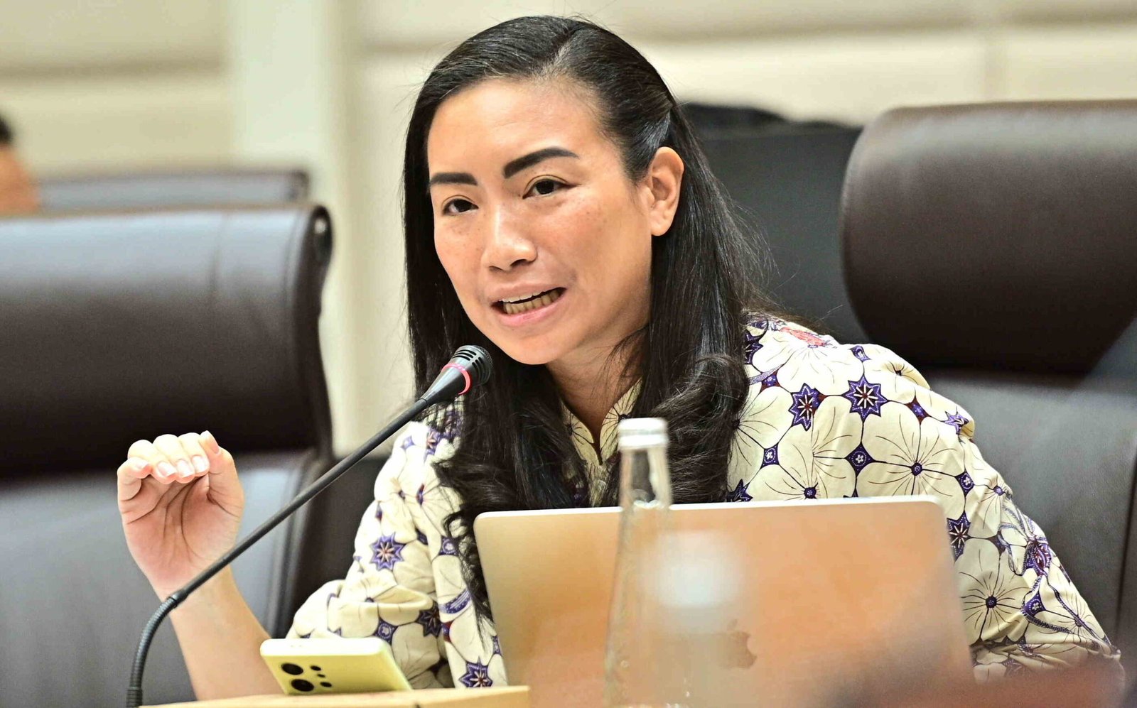 Anggota DPR RI Rahayu Saraswati mundur dari kursi DPR. Ini Mundur untuk Maju atau bagaiman?