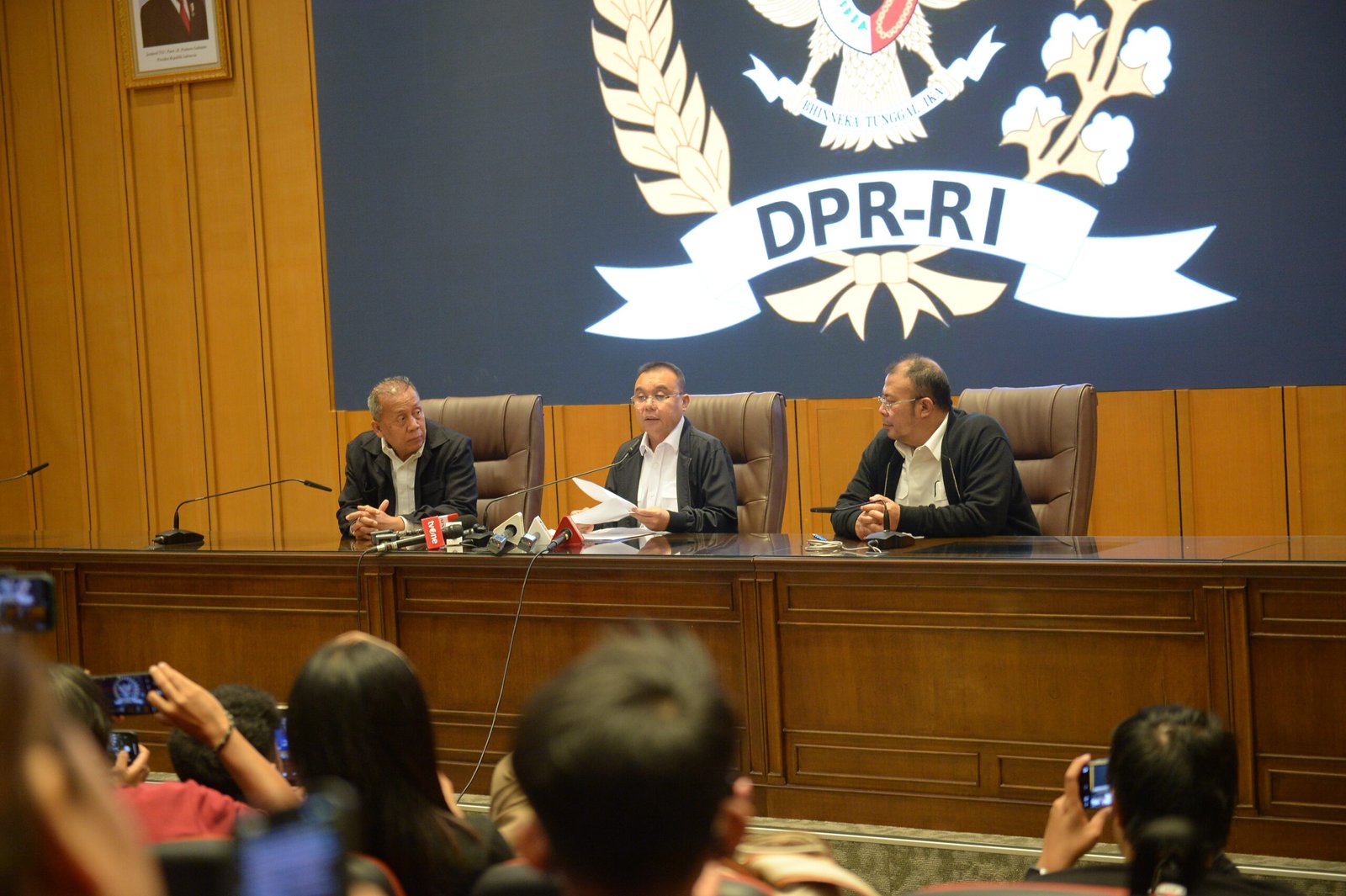 Wakil Ketua DPR RI Sufmi Dasco Ahmad dalam konferensi pers di Kompleks Parlemen Senayan Jakarta, Jumat (5/9/2025), tanggapi tuntutan 17+8 dari mahasiswa. Foto: dok/ist