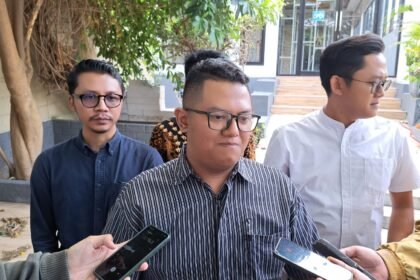Naufal Sebastian, perwakilan tim yang ditunjuk keluarga almarhum Iko untuk berbicara di media. (bae)