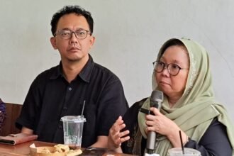 Alissa Wahid (kanan) dan eks-Komisioner Komnas HAM Beka Ulung Hapsara, berdialog tentang Prahara Agustus yang menimbulkan korban di berbagai daerah. (bae)