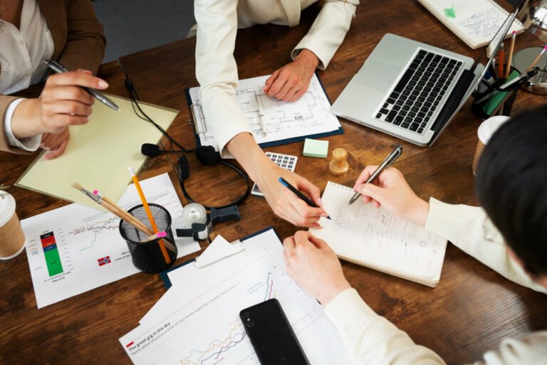 Ilustrasi anti-mager dan kerja produktif lagi.