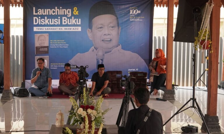 Bedah buku di Pesantren Bumi Cendekia, Sleman, DIY, dalam rangaka mengenang sosok KH Imam Aziz.