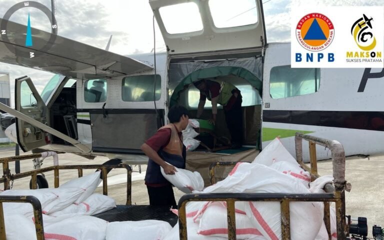 BNPB melakukan operasi modifikasi cuaca (OMC) sebagai upaya mengatasi banjir di Semarang dan Grobogan.