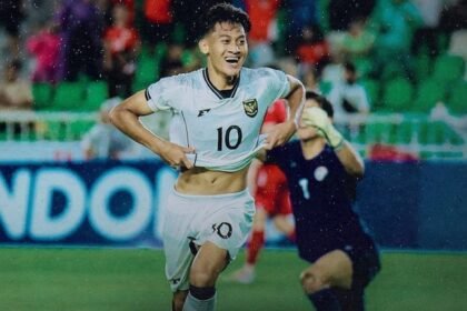 Selebrasi Mierza Firjatullah dalam laga Timnas Indonesia U-17 vs Tajikistan di Piala Kemerdekaan 2025, Selasa (1282025). PSSI