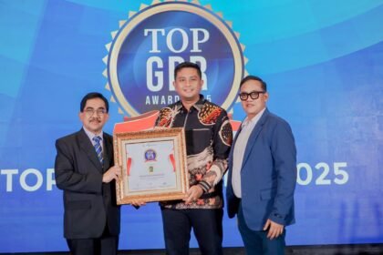 Bupati Klaten, Hamenang Wajar Ismoyo, baru aja nyabet Top GPR Figure Award 2025 di ajang 5th Top Government Public Relations Award yang digelar di Jakarta, Selasa (4/11/2025).