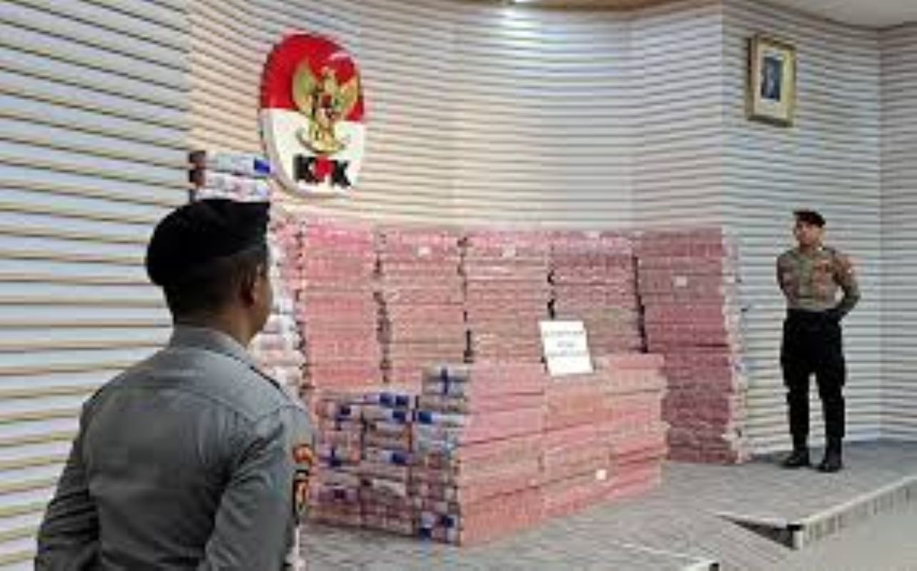 KPK pinjam uang ke bank untuk dipamerin saat jumpa pers ungkap kasus.