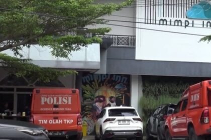 Polisi lakukan olah TKP kematian dosen muda Untag Semarang, di kostel Mimpi In.