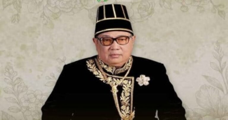 Raja Keraton Solo, Sri Susuhunan Paku Buwono (PB) XIII, mangkat pada Minggu (2/11).
