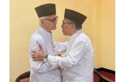 Rais Aam PBNU KH Miftachul Akhyar (kiri) dan Ketua Umum PBNU KH Yahya Cholil Staquf (Gus Yahya).