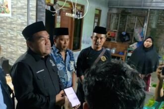 Ketua Pagar Nusa Jateng, Arieg Rohman (kiri) menjelaskan terkait sikap atas kematian pesilatnya.