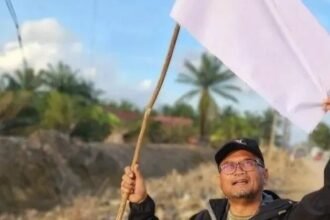 Warga Aceh kibarkan bendera putih, mereka nyerah bantuan seret.
