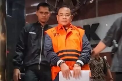 Politikus Gerindra sekaligus Bupati Pati, Sudewo, jadi tersangka dua kasus yang ditangani KPK.