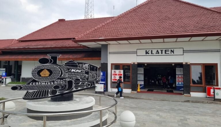 Stasiun Kereta Apik (KA) Klaten.