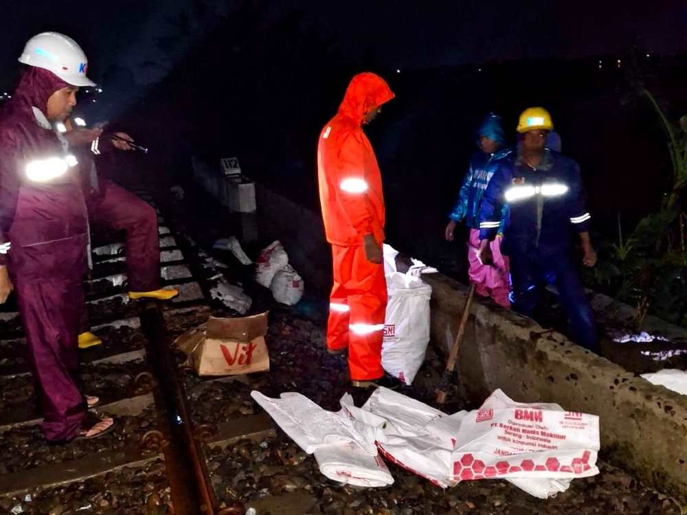Normalisasi Jalur KA di Kendal. Foto: Dok. KAI Daop 4 Semarang