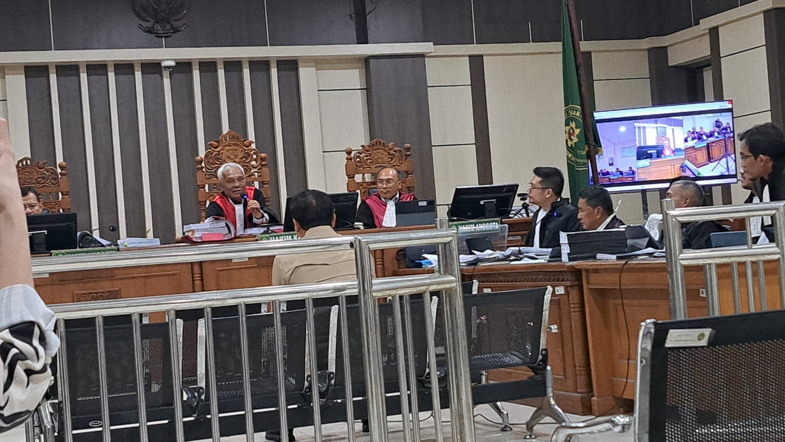 Bos Sritex, Iwan Setiawan bacain eksepsi kasus korupsinya di pengadilan, Senin (5/1/2026). (bae)